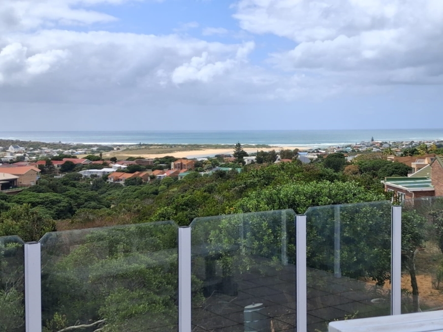 4 Bedroom Property for Sale in Stilbaai Wes Western Cape